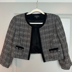 Tahari Black and White Tweed Blazer Collarless Structured Design